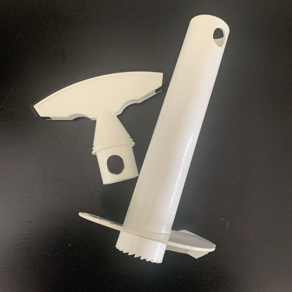 Plastic Handheld Pineapple Cutter Corer Peeler & Strawberry Huller - Picture 6 of 9